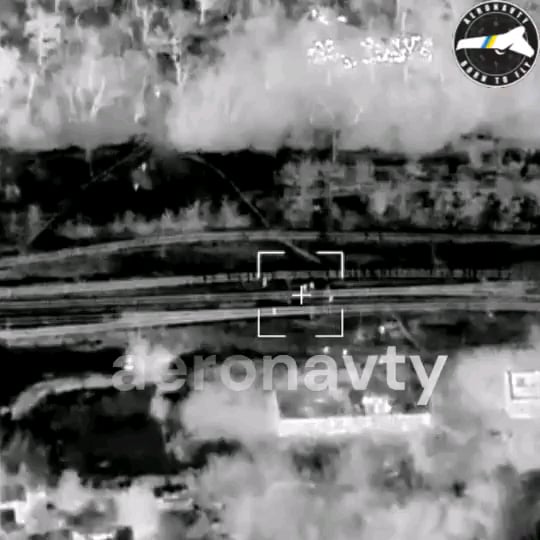 第35海兵隊の旅団のウクライナの「航空」偵察とストライキ会社は、ロシアの大規模なグループが占領した家にヒマーを攻撃することを指示しました。 Khurakoveの方向。 2025年1月