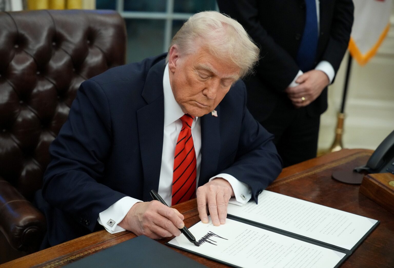 トランプが変わった後、何百人ものアメリカ人が驚きの電気代を獲得します
