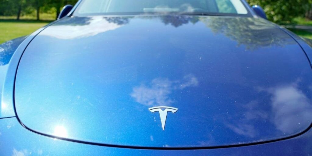 テスラの売り上げは激怒していますが、フォルクスワーゲンは増加しています