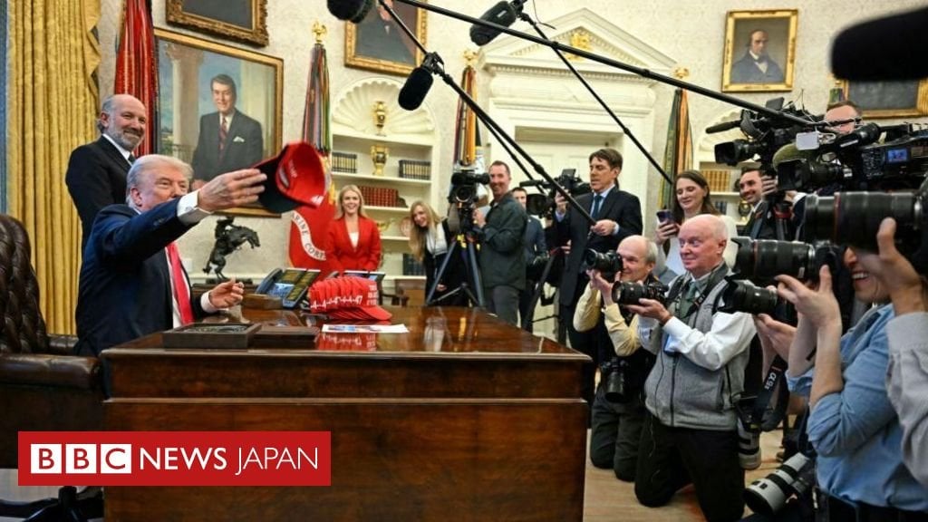 米大統領を取材する報道機関、今後はホワイトハウスが決定すると - BBCニュース