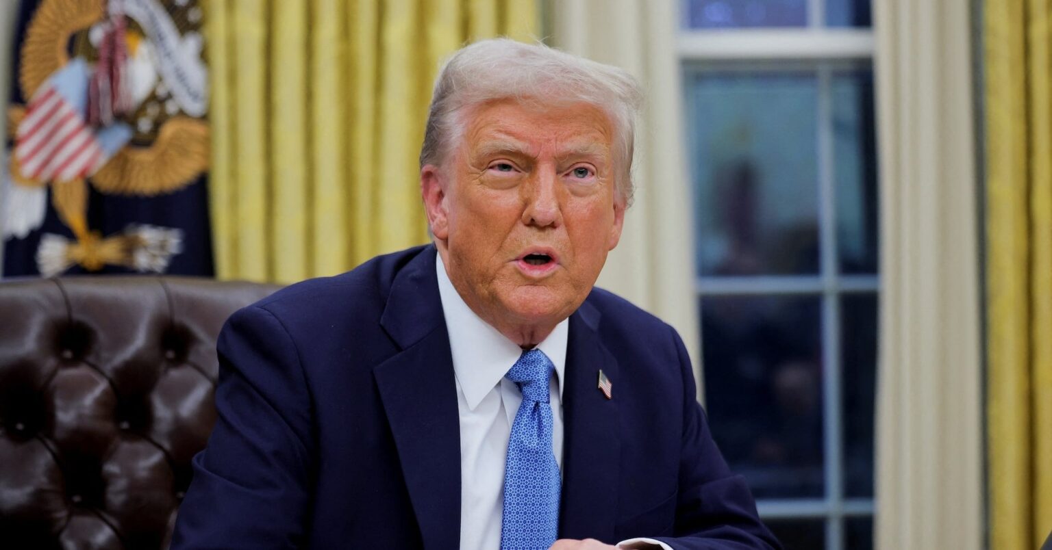米国裁判官は、トランプが22州の連邦支出を凍結することをブロックします