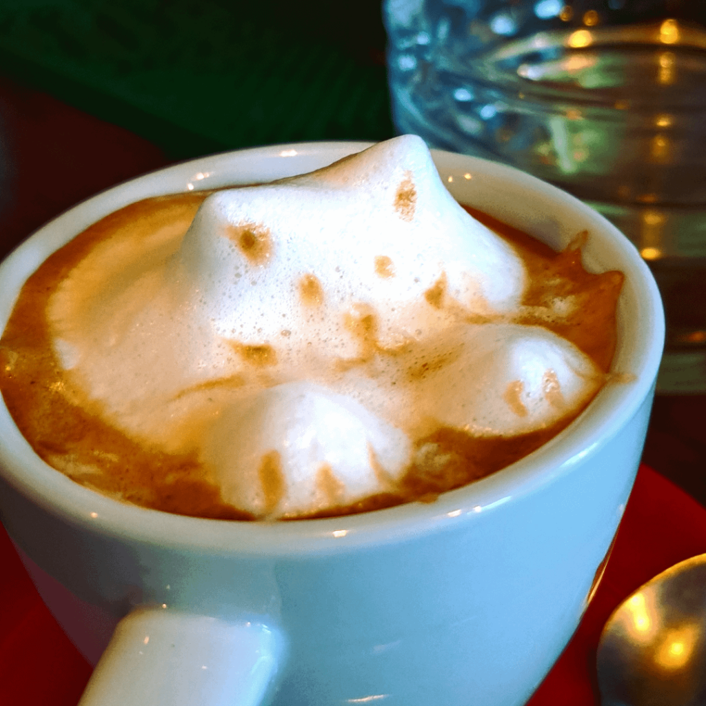 私のコーヒーにはムーメウがあります！