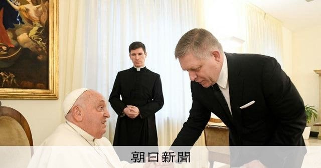 気管支炎で入院中のローマ教皇、肺炎を発症 バチカン発表