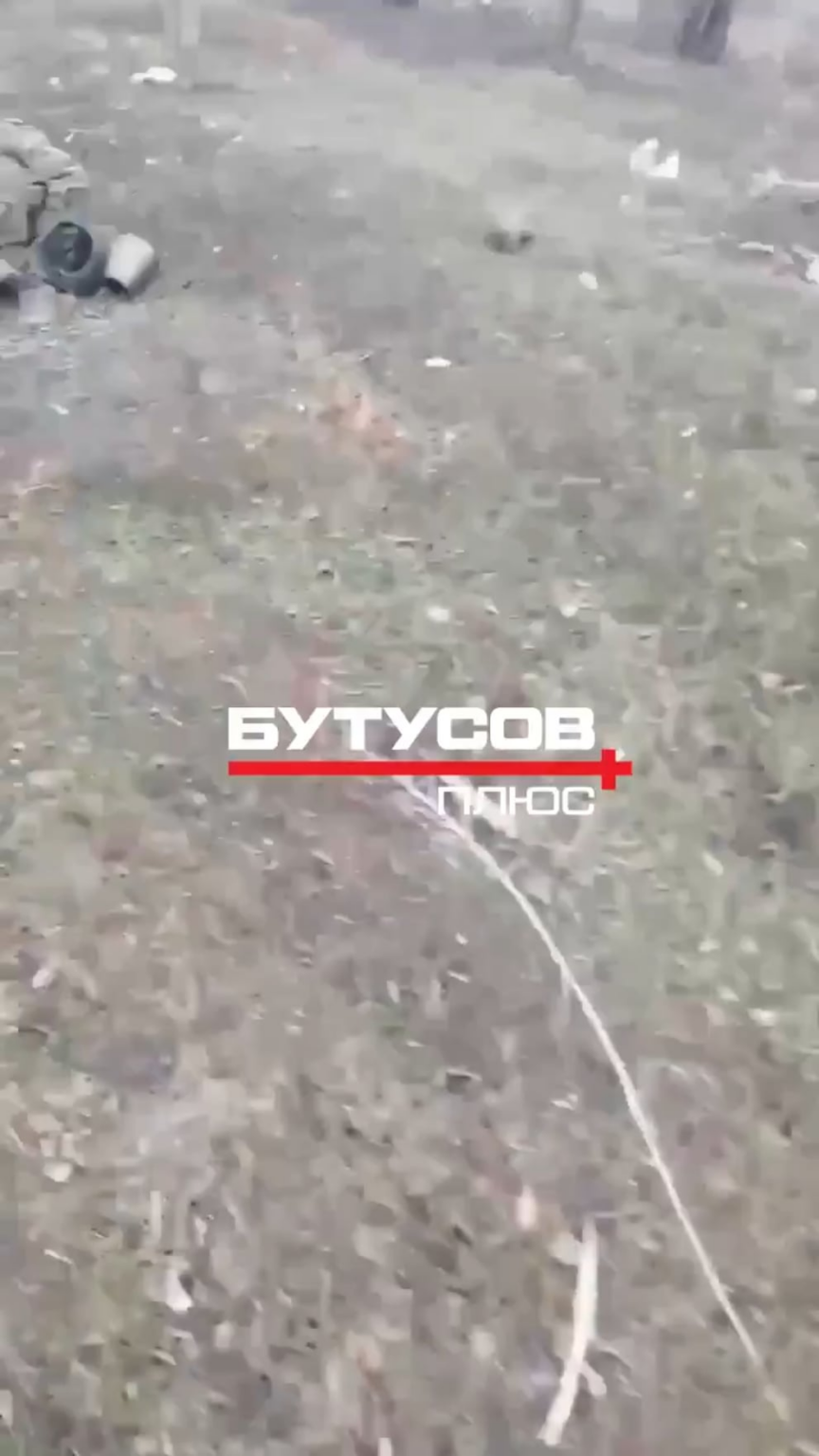 ロシアの兵士は、失敗した肉の波の攻撃の余波を撮影しました。 [NSFW, graphic content]