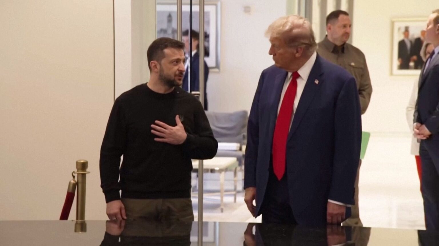 なぜトランプはゼレンスキーを蓄積するのですか？