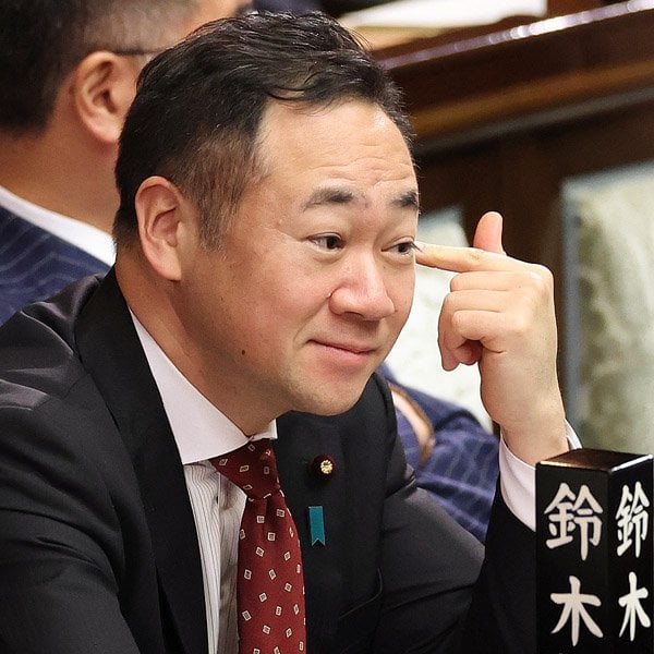鈴木馨祐法相は「辞任」秒読み…全職員への「月餅」配布を止めなかった法務官僚のプチクーデター？