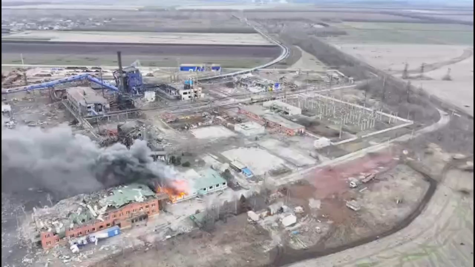 ウクライナのSOFは、ロシアの兵士が位置する建物を襲撃します。建物が清算されています。 Kotlyne 48.260456,37.063429（コメントの詳細）