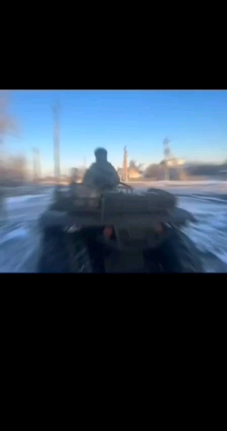 ウクライナのロシアの占領者によって撮影された別の死の道