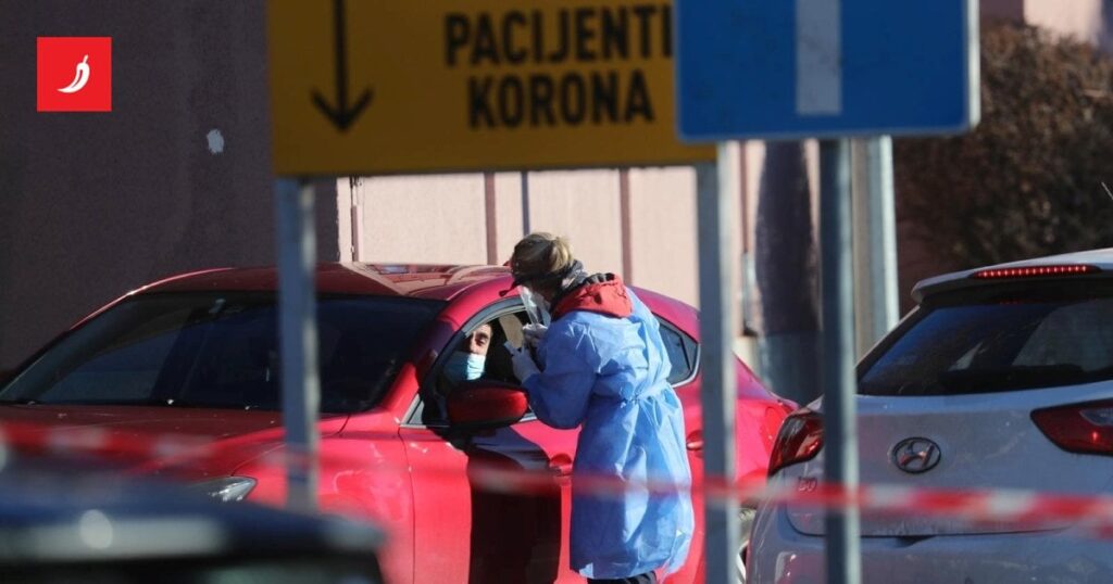 ザグレブはコロンから死者の記念碑を受け取ります