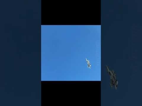 ウクライナのF-16運搬尻フライパスト