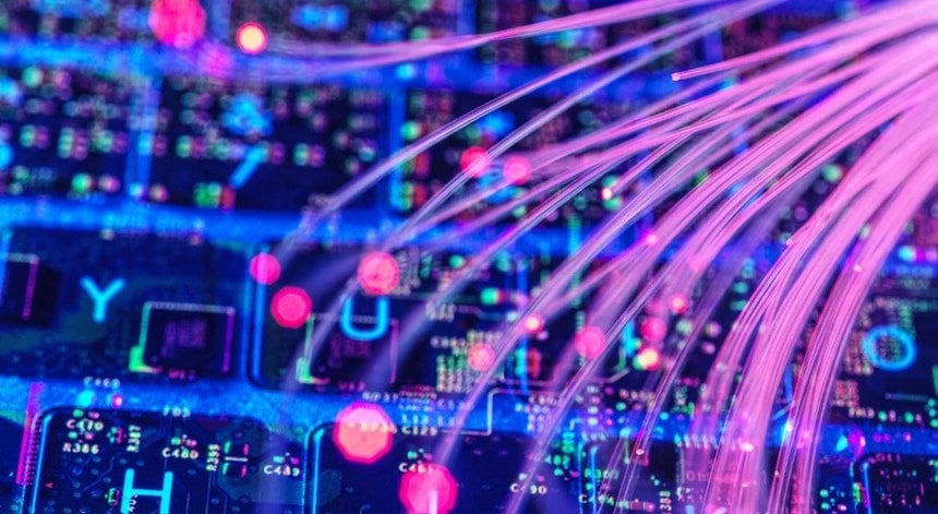 ポルトガルには、分類された情報にアクセスできる18,000人がいます