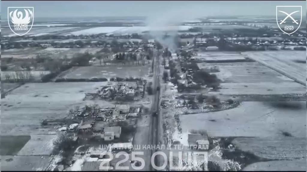 2つのウクライナの戦車が、ザポリジアの方向にある10人のロシア兵の地位を標的にしました。敵の兵士は、225番目の別々の暴行連隊のブラックスワン部隊によって発見されました。 2025年2月