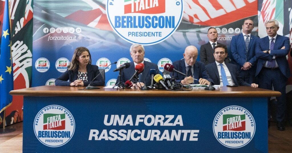 Forza Italiaは、議会議員と大臣の免責の帰還を望んでいます