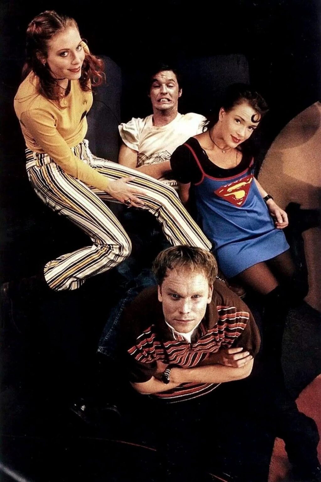 ZTVプログラムマネージャー-90年代半ば：EvaRöse、OlleLjungström、Sofia Eriksson、そしてKristian Luuk以上。何人の既知のプログラムマネージャーがZTVでコースを開始したかは興味深いです。 [nostalgi]