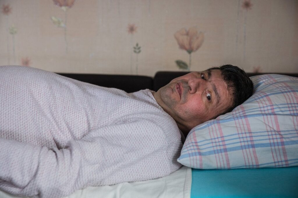 スカの推論は、人が深い障害を得るためにcom睡状態にあるべきであるかのように示しています。 「専門の医師は、裁量で法律を解釈してはなりません！」