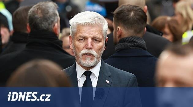 パベルは政府に反対します。政治家と裁判官の給与を増やすために法案を拒否した-idnes.cz