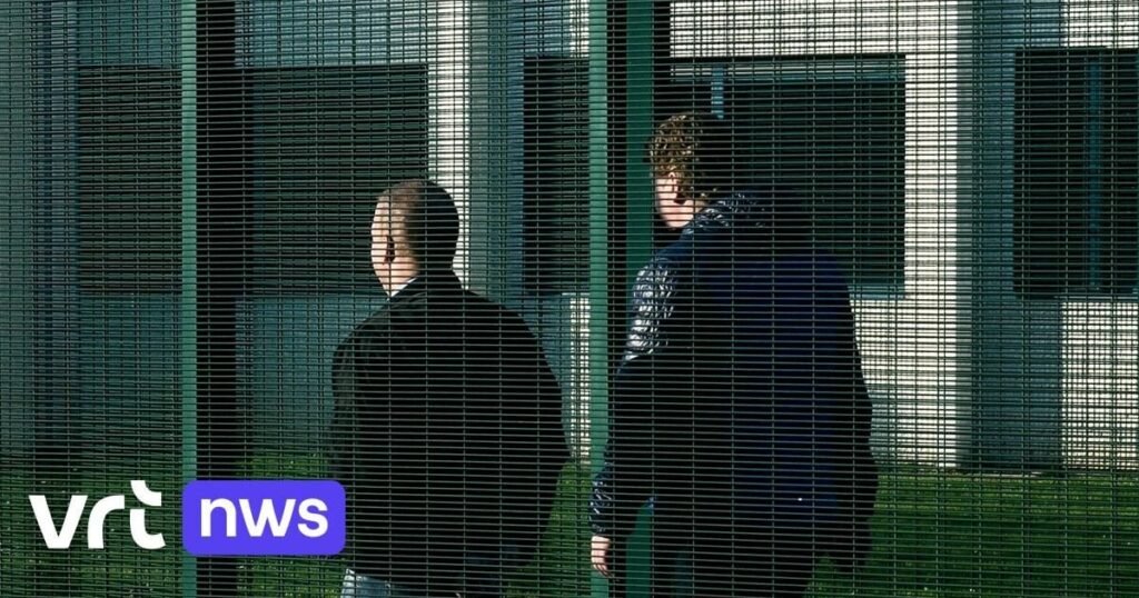 より厳格な亡命措置とデモンストレーションの禁止を懸念する人権研究所
