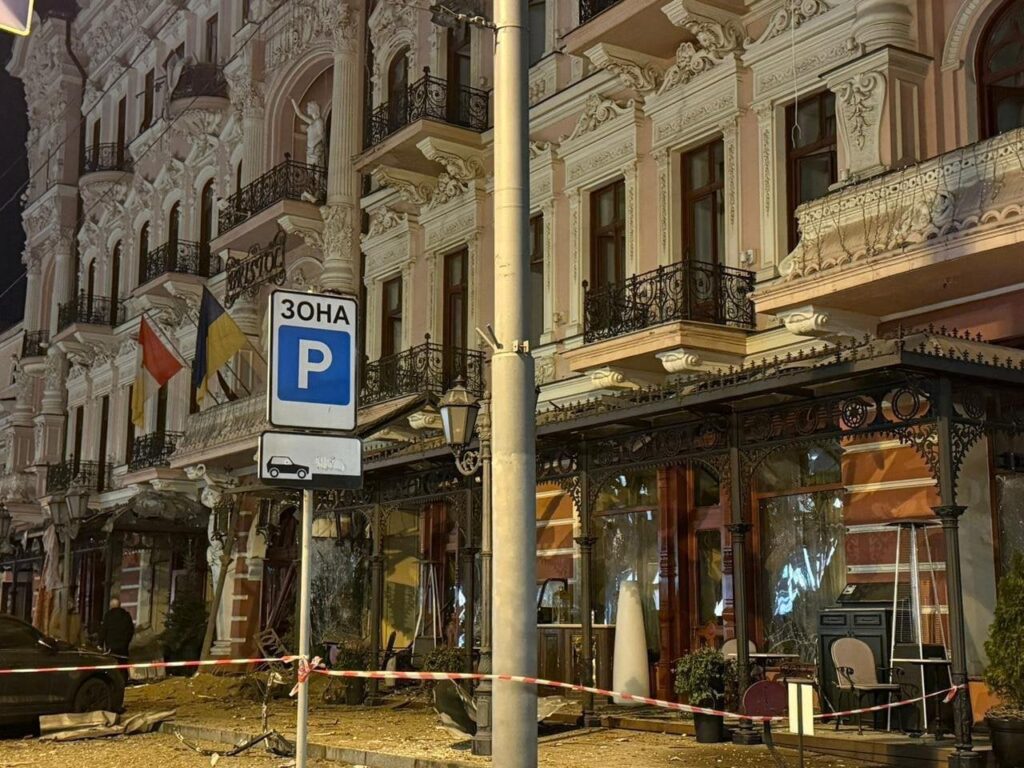 オデサのロシアの弾道ミサイルは3人を傷つけ、5つの博物館を損傷し、フィルハーモニー - ユーロマイダンプレス