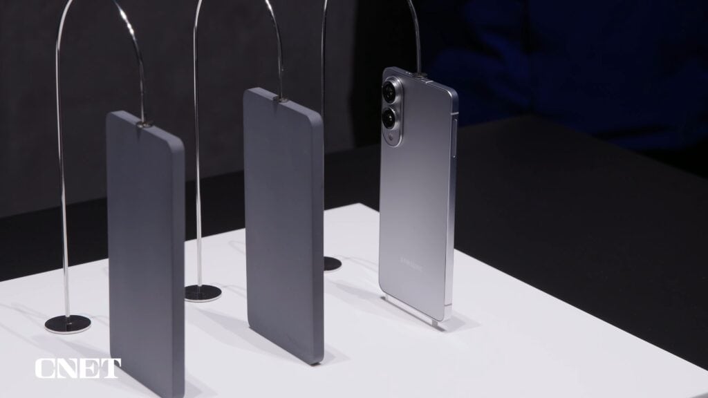 Galaxy S25 Edge 実機動画リーク、薄型デザインとスペック判明か | XenoSpectrum