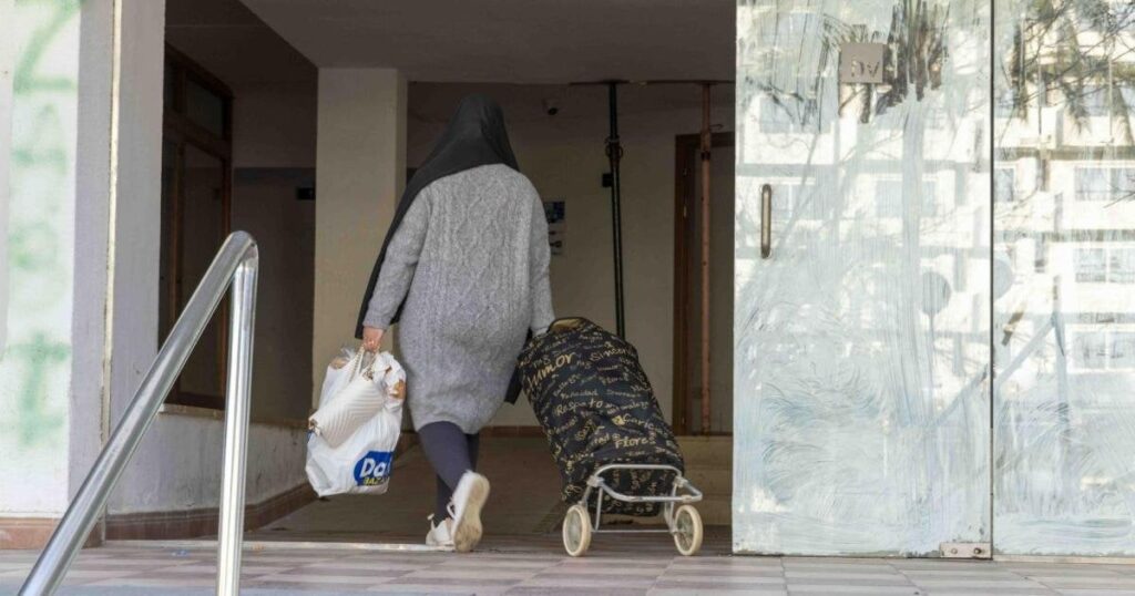 ホテルは、不法占拠者から身を守るためのセキュリティ対策を増やします