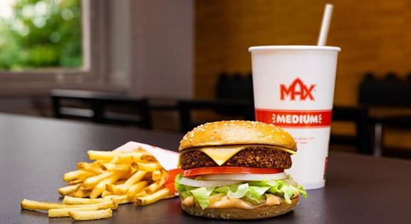 マックスはいつアイスランドに来ますか。アイスランドは、マックスのない唯一の北欧の国です