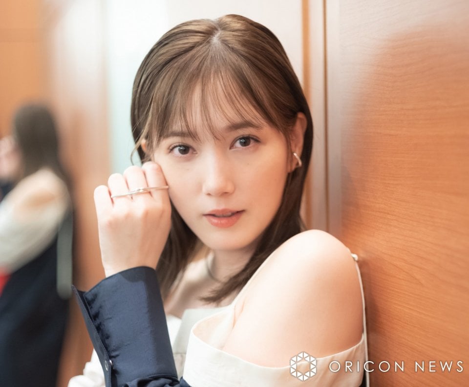 本田翼「前髪をにょろっと伸ばす試み中」　ヘアチェンジに反響「何この透明感」「かわいすぎやろがいっ」