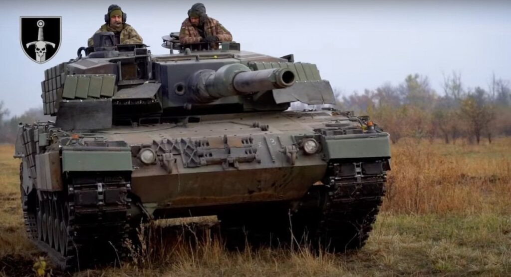 ウクライナ軍は、ロシアの攻撃に対するヒョウ戦車の力を紹介します（ビデオ）