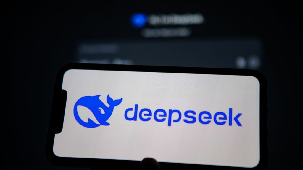 絶賛ムードがあっさり一変した…無料で使える高性能・中華AI「DeepSeek」に透けて見える中国共産党の黒い影 米政府の元高官「TikTokを上回る危険性をはらんでいる」と警告 | PRESIDENT Online(プレジデントオンライン) 絶賛ムードがあっさり一変した…無料で使える高性能・中華AI「DeepSeek」に透けて見える中国共産党の黒い影 米政府の元高官「TikTokを上回る危険性をはらんでいる」と警告 | PRESIDENT Online(プレジデントオンライン)
