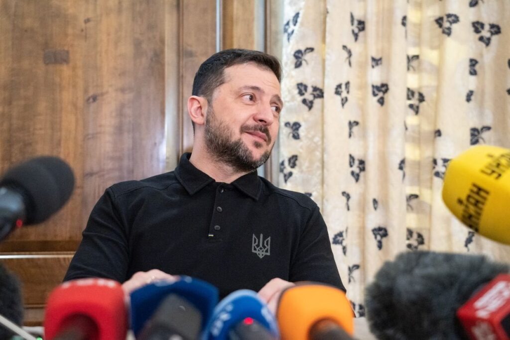 Zelenskyの信頼格付けは57％に増加する、と調査によると、トランプの主張と矛盾する