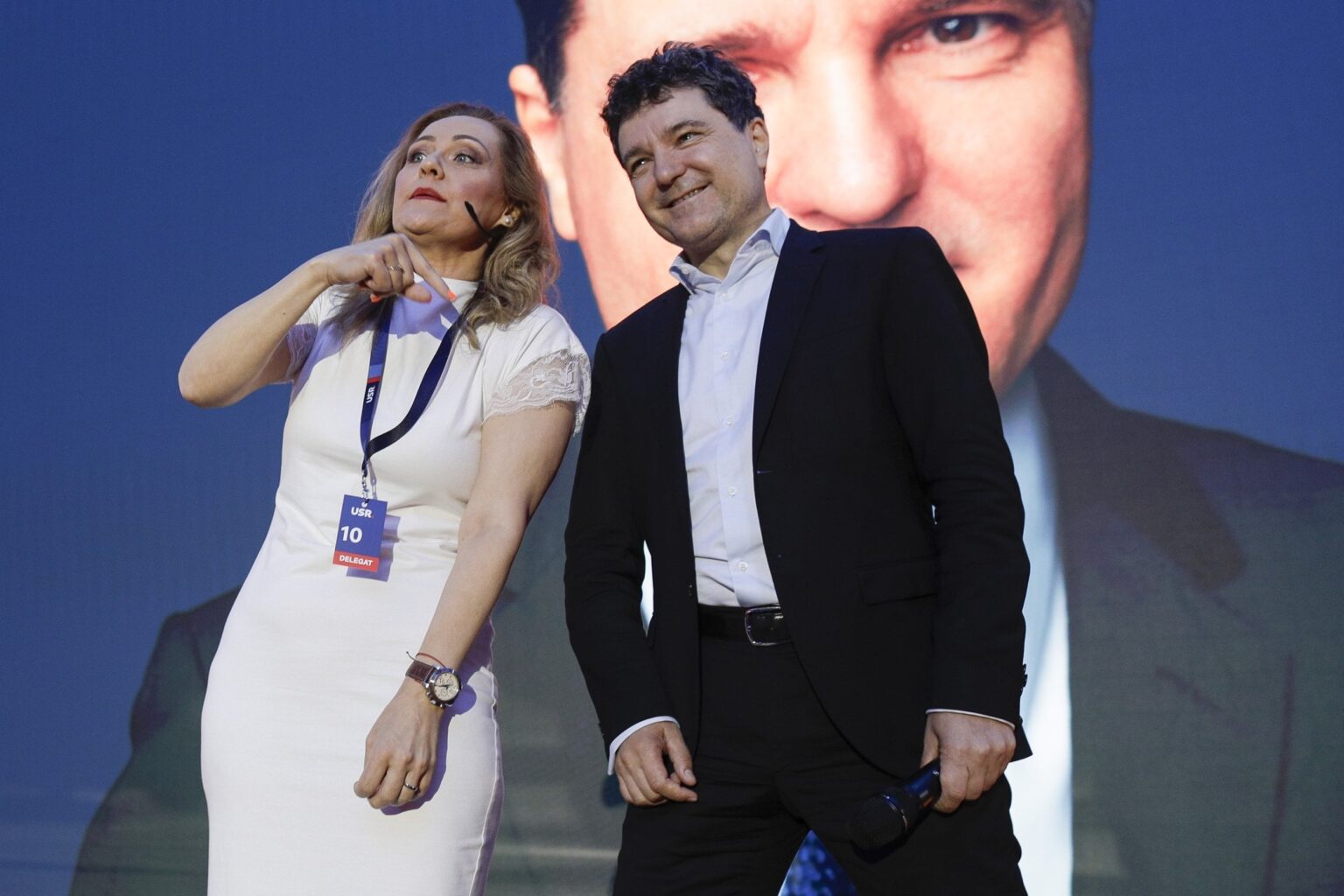 Elena Lasconiの後のUSR副大統領Clotilde Armandの反応は、Nicușor DanとカリンGeorgescuを比較しました。