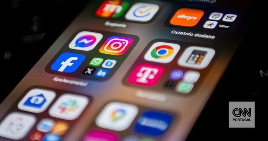 「Portubots」。ポルトガル語の何千もの偽のプロファイルのネットワークは、ロシアと中国の誤報を広めています