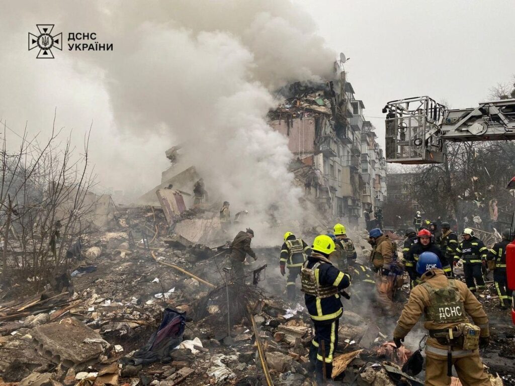 ロシアのミサイルが住宅の建物で攻撃した後、少なくとも3人の死者、ポルタバで負傷した10人