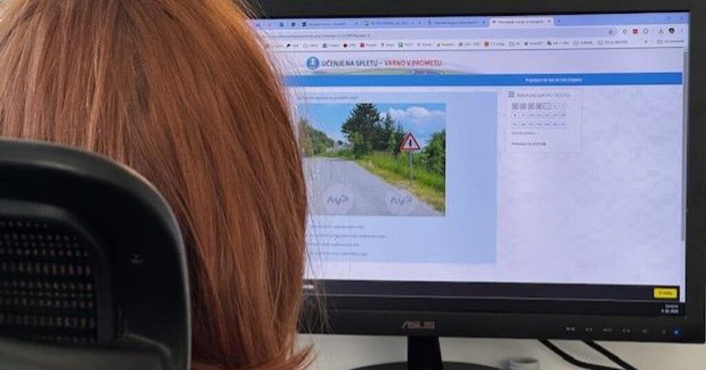 スロベニアのヤングは、運転免許試験のために本当に賢くありませんか？