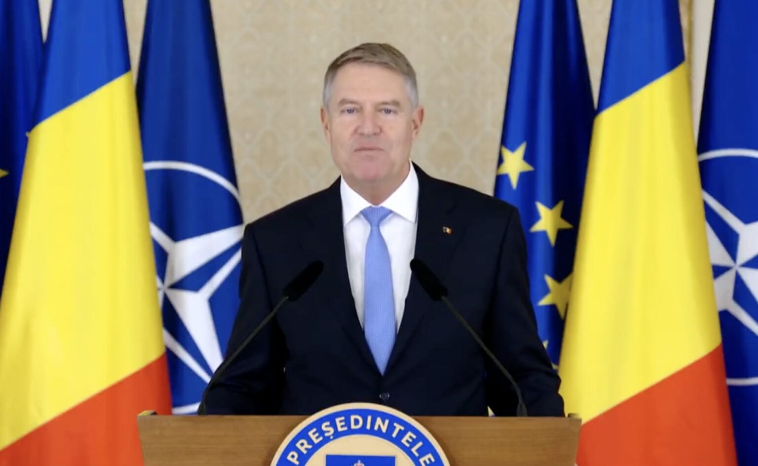 Klaus Iohannisを破ることは、ルーマニアの大統領としての辞任を発表しました