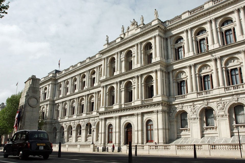 声明：英国外務省は、ロシアの外交官の認定を取り消すために会議のためにロシア大使を召喚します