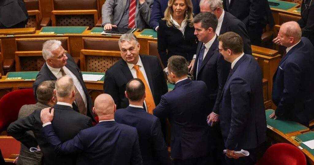 Viktor Orbanは、2023年のように数時間このように再びこのように感じることができます