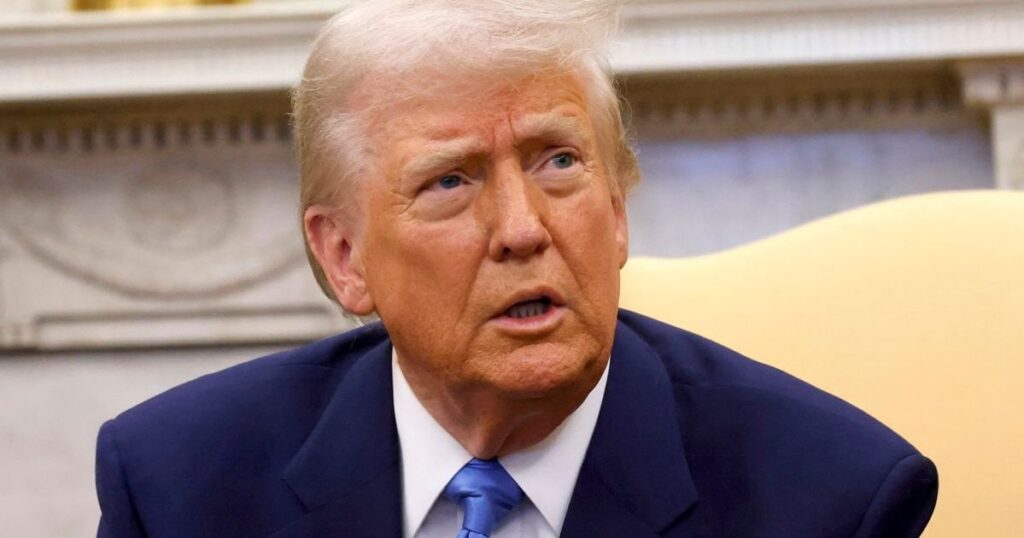 トランプは誤って自分自身をs辱します：「誰がこのようなことに署名するでしょうか？」