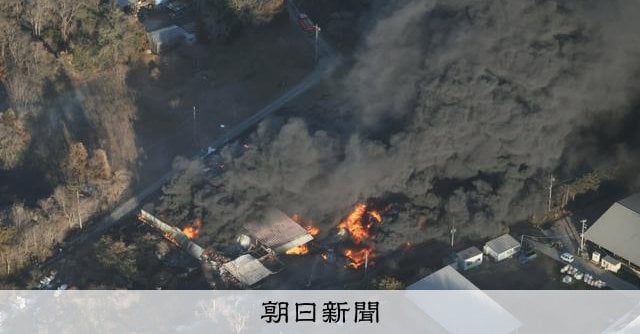 茨城県常総市で火災延焼「強風にあおられて拡大」 2千人に避難指示