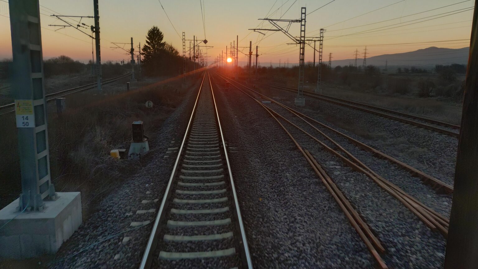 チケットなしで旅行していたとき、私は日の出が美しく、少なくとも1つの写真はそれだけの価値があると決めました！