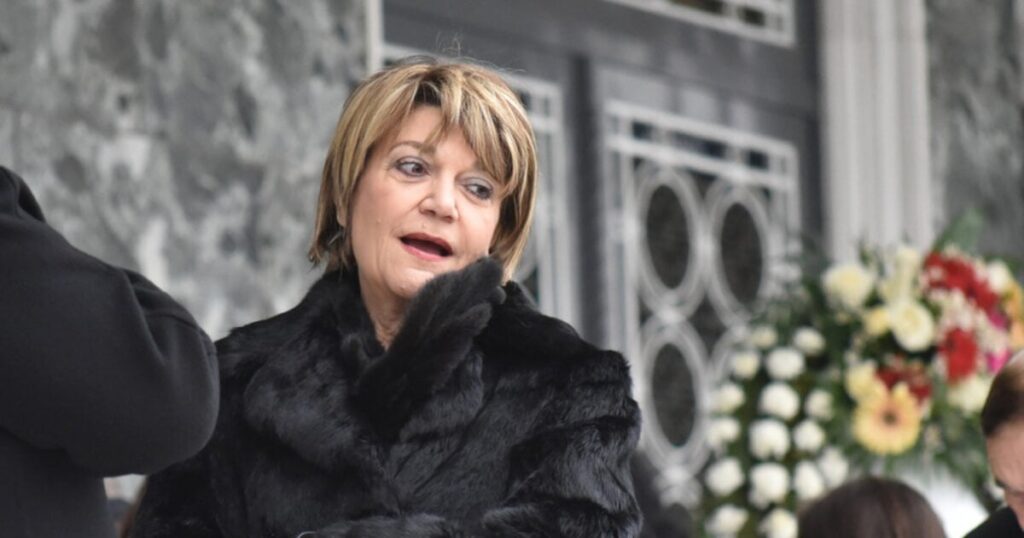 バジル・カロギロスは、ルービン・レンタリの死の死を辞任した - 「彼らは陰謀シナリオで発見を吐き出そうとしている」