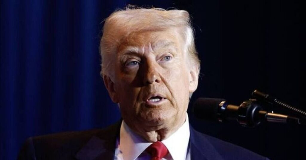 トランプはウクライナに、ほぼ3年間の戦闘にわたって武器を供給するための「回収」として5,000億ドルの「取引」で港と石油の制御を引き渡すことを要求します