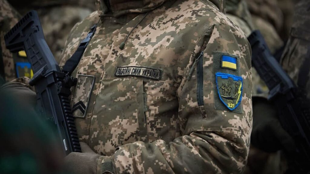 Zelenskyy：ウクライナの防衛省は、18〜24歳のウクライナ人のための特別契約を起草します。ウクライナは、18歳から24歳の人々の軍隊への募集を可能にするための特別な軍事契約を展開していると大統領は述べた。