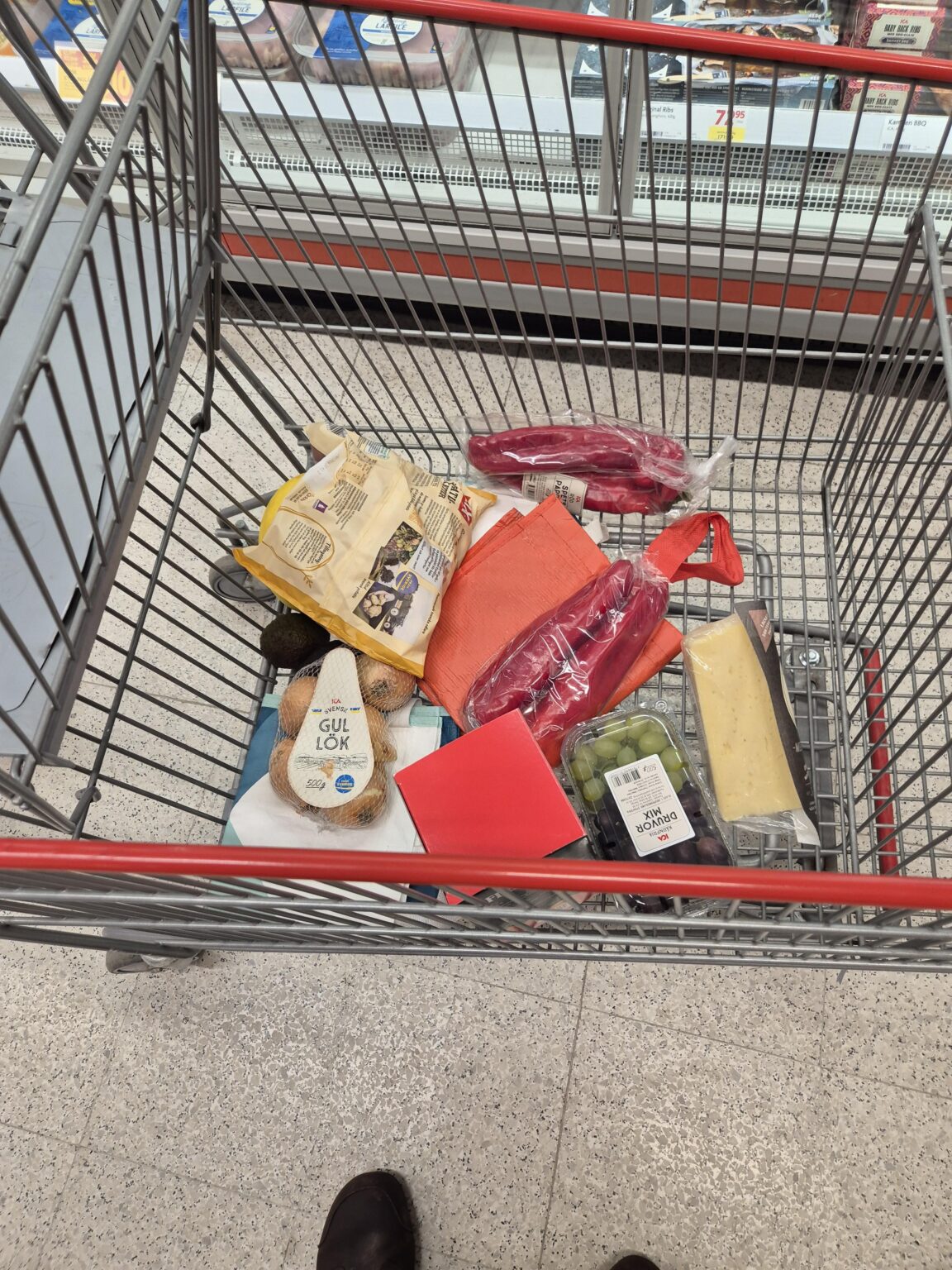 これは私の妻がスキャンしたときの私の妻の買い物です。下部のバッグに注意してください。私が呼ぶことができるサポートラインはありますか？
