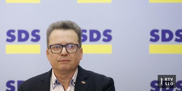 チェルナチ：ゴロブ首相の謝罪はなかったので、政府の仕事について介入を提出しました