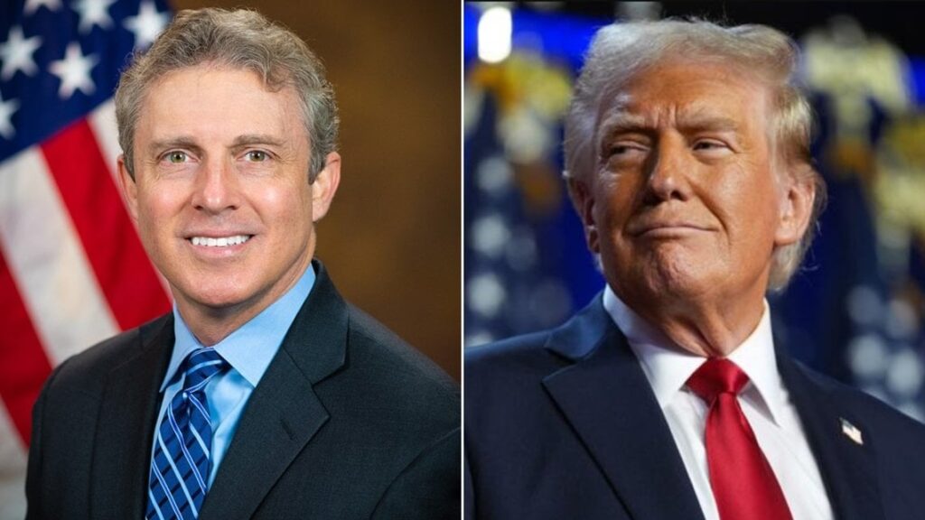 トランプによる解雇の後、内部告発者の代理店の首相が元に戻された命令