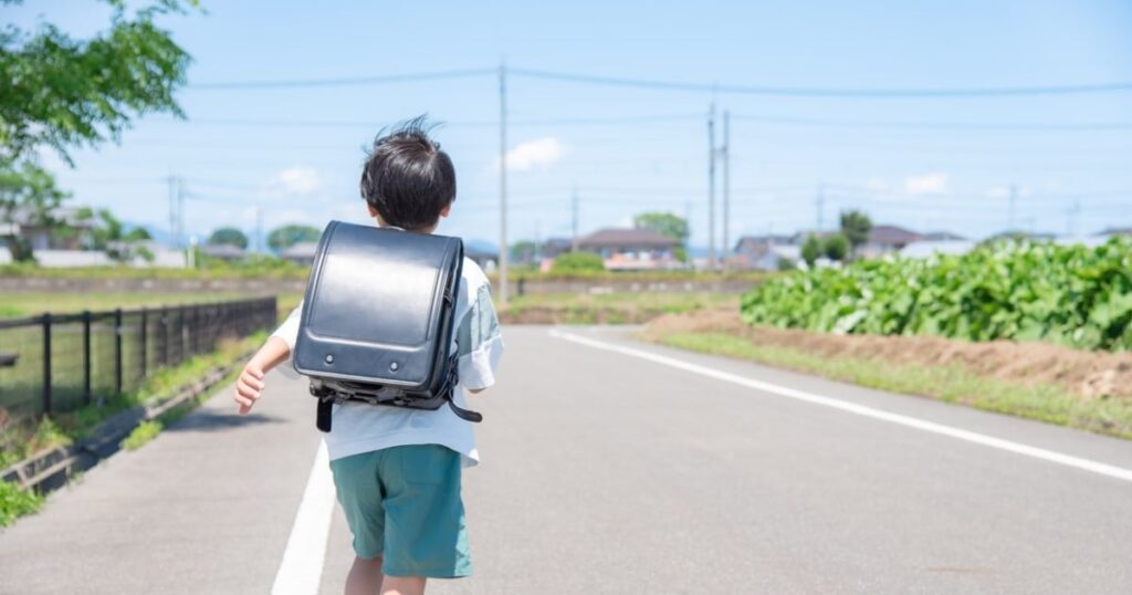 じつは、同じ地域でも学校ごとに明確な「体験格差」が存在しているという「厳しい現実」― 習い事や家族旅行は贅沢？何が奪われているのか？