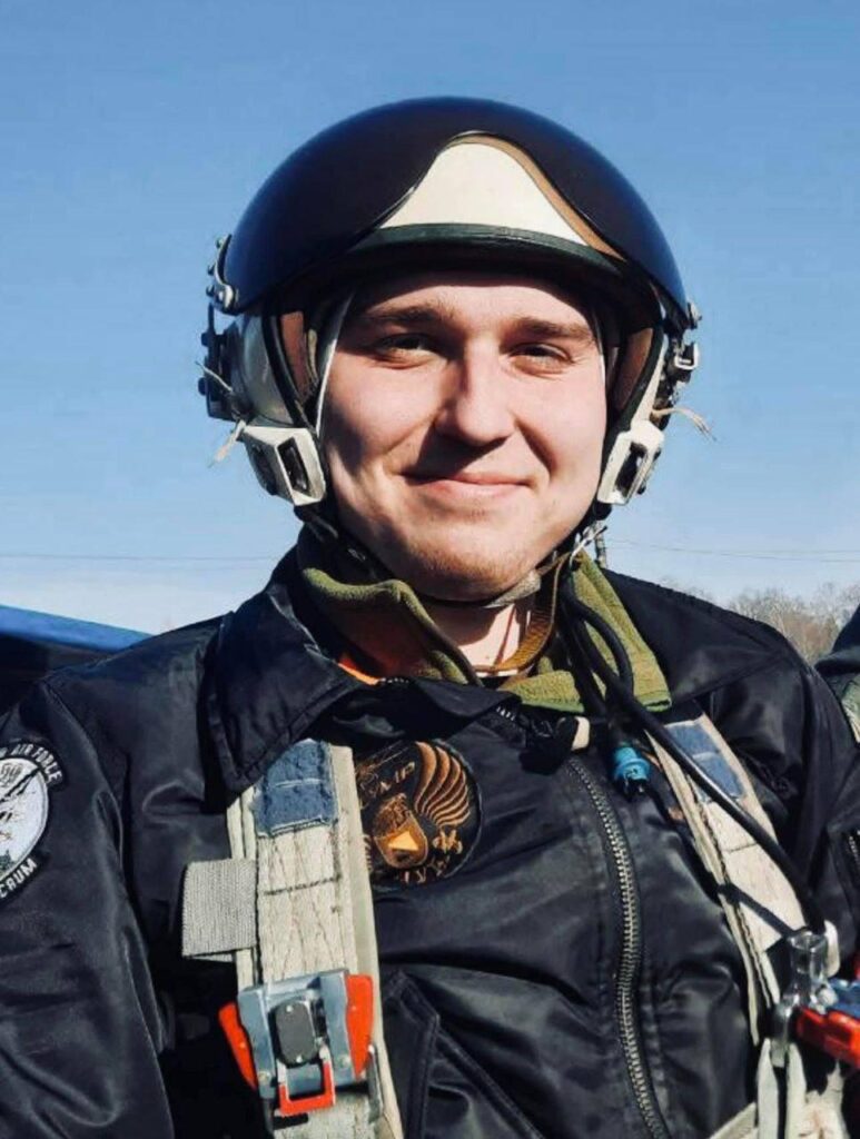 831 BRTAのウクライナ戦闘機パイロットであるキャプテンイヴァンボロトフは、戦闘ミッション中に殺されました。永遠の栄光と記憶