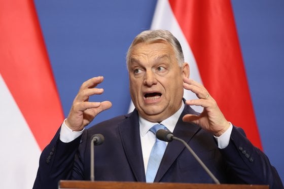 Orbánによると