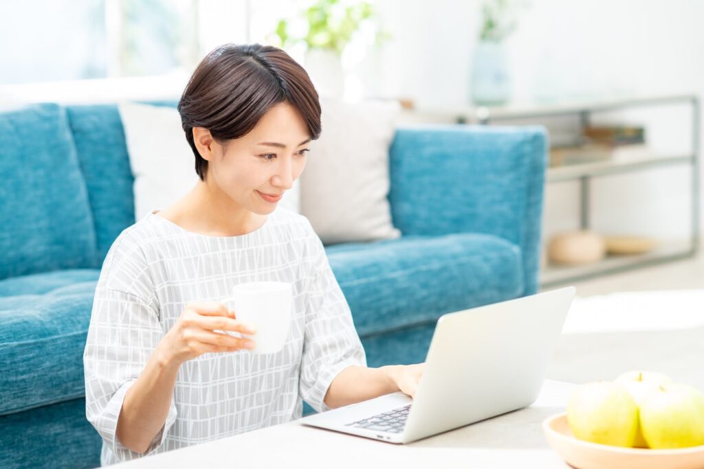 NISAで毎月1万円から積み立て「シンプルにお金が増える」36歳女性がオルカン1本で約4年投資したらどうなった? – All About NISAで毎月1万円から積み立て「シンプルにお金が増える」36歳女性がオルカン1本で約4年投資したらどうなった? - All About