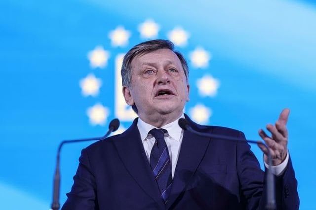 Crin Antonescu、米国副大統領の声明について：新しいことは何も起こりませんでしたが、今回は、ルーマニア国家当局がすべての可能な説明をする必要性が起こりました。